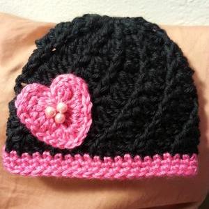 Pink & Black Spiral Beanie And Bootie Set. 0-3 Months on Luulla